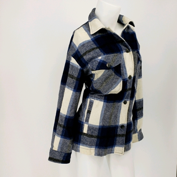 ZARA Women's button down - Picture 2 of 2